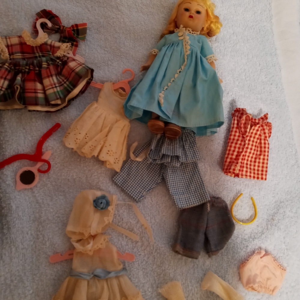 Vintage doll trunk and clothes